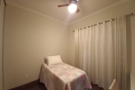 Casa à venda com 270m², 3 quartos e 2 vagas Casa à venda com 270m², 3 quartos e 2 vagasQuarto 2