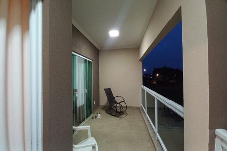 Casa à venda com 270m², 3 quartos e 2 vagas Casa à venda com 270m², 3 quartos e 2 vagasVaranda da Suíte