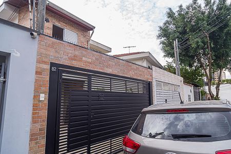 Casa à venda com 160m², 3 quartos e 1 vaga Casa à venda com 160m², 3 quartos e 1 vagaFachada
