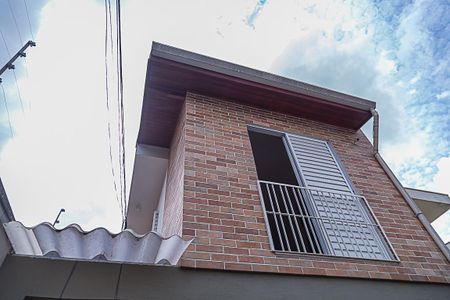 Casa à venda com 160m², 3 quartos e 1 vaga Casa à venda com 160m², 3 quartos e 1 vagaFachada
