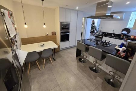 Apartamento à venda com 185m², 3 quartos e 1 vaga