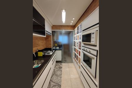 Apartamento à venda com 81m², 2 quartos e 2 vagas Apartamento à venda com 81m², 2 quartos e 2 vagasCozinha - Armários