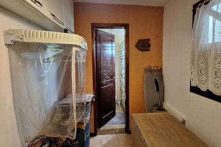 Casa de condomínio à venda com 380m², 4 quartos e 4 vagas Casa de condomínio à venda com 380m², 4 quartos e 4 vagasQuarto de Serviço