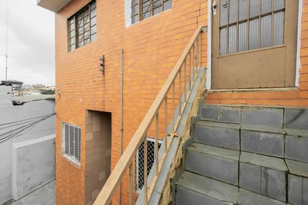 Casa para alugar com 45m², 2 quartos e sem vaga Casa para alugar com 45m², 2 quartos e sem vagaEscada