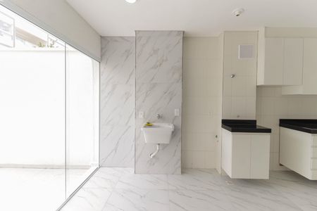 Apartamento à venda com 80m², 2 quartos e 1 vagaÁrea de Serviço