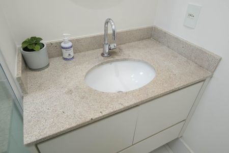 Apartamento à venda com 92m², 2 quartos e 2 vagasBanheiro da Suíte 2