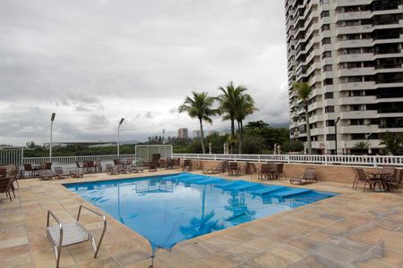 Apartamento à venda com 85m², 2 quartos e 1 vaga Apartamento à venda com 85m², 2 quartos e 1 vagaÁrea comum - Piscina
