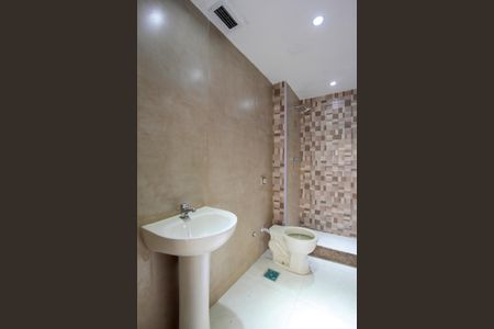 Apartamento à venda com 85m², 2 quartos e 1 vaga Apartamento à venda com 85m², 2 quartos e 1 vagaBanheiro social