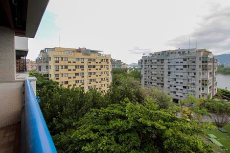 Apartamento à venda com 85m², 2 quartos e 1 vaga Apartamento à venda com 85m², 2 quartos e 1 vagaVaranda