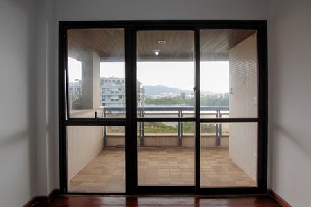 Apartamento à venda com 85m², 2 quartos e 1 vaga Apartamento à venda com 85m², 2 quartos e 1 vagaVaranda