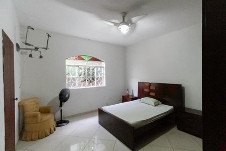 Casa à venda com 360m², 3 quartos e 3 vagas Casa à venda com 360m², 3 quartos e 3 vagasSuíte