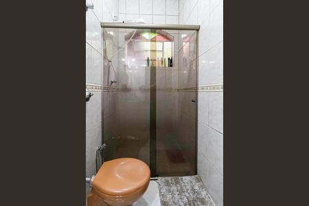 Casa à venda com 360m², 3 quartos e 3 vagas Casa à venda com 360m², 3 quartos e 3 vagasBanheiro social