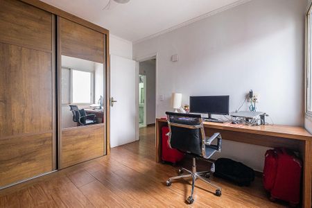 Apartamento à venda com 97m², 3 quartos e 1 vagaQuarto 2