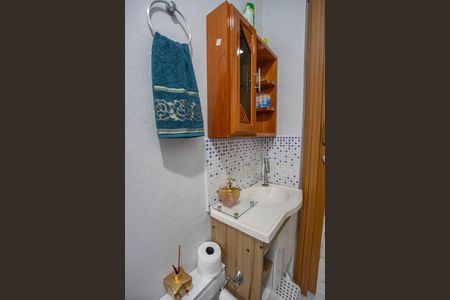 Casa à venda com 169m², 3 quartos e 2 vagas Casa à venda com 169m², 3 quartos e 2 vagasBanheiro