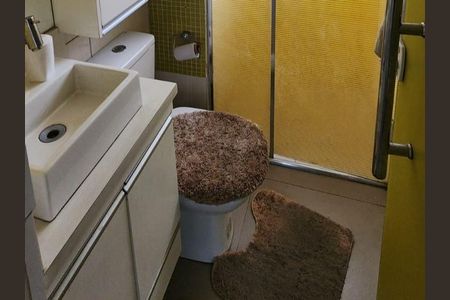 Apartamento à venda com 49m², 2 quartos e 2 vagas Apartamento à venda com 49m², 2 quartos e 2 vagasBanheiro