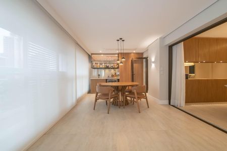 Apartamento à venda com 139m², 3 quartos e 2 vagas Apartamento à venda com 139m², 3 quartos e 2 vagasVaranda