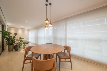 Apartamento à venda com 139m², 3 quartos e 2 vagas Apartamento à venda com 139m², 3 quartos e 2 vagasVaranda