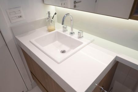 Apartamento à venda com 139m², 3 quartos e 2 vagas Apartamento à venda com 139m², 3 quartos e 2 vagasBanheiro da Suíte 1