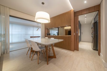 Apartamento à venda com 139m², 3 quartos e 2 vagas Apartamento à venda com 139m², 3 quartos e 2 vagasSala