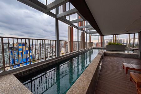 Studio à venda com 23m², 1 quarto e sem vaga Studio à venda com 23m², 1 quarto e sem vagaÁrea comum - Piscina