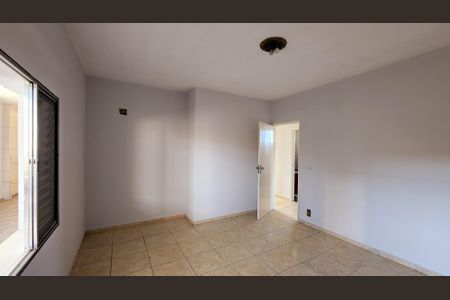 Casa à venda com 540m², 3 quartos e sem vaga Casa à venda com 540m², 3 quartos e sem vagaQuarto 1