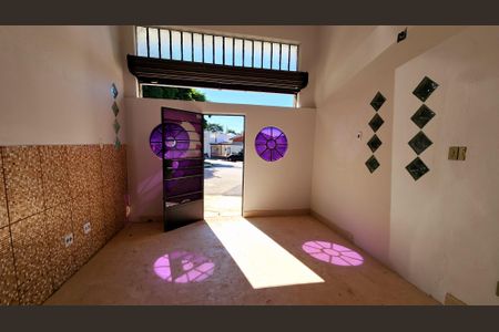 Casa à venda com 540m², 3 quartos e sem vaga Casa à venda com 540m², 3 quartos e sem vagaEscritório