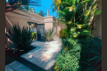 Casa à venda com 450m², 5 quartos e 4 vagas Casa à venda com 450m², 5 quartos e 4 vagasFoto 12