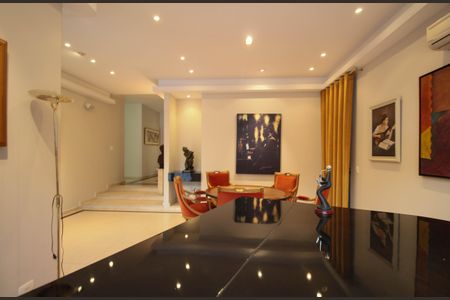 Casa à venda com 830m², 4 quartos e 4 vagasSala 2