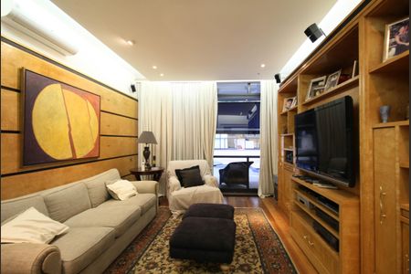 Casa à venda com 830m², 4 quartos e 4 vagasSala 3