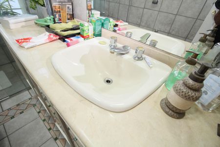 Casa à venda com 830m², 4 quartos e 4 vagasBanheiro 4