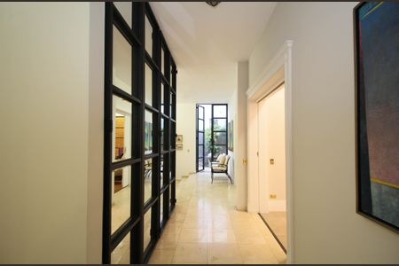 Casa à venda com 830m², 4 quartos e 4 vagascorredor