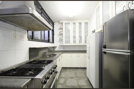 Casa à venda com 830m², 4 quartos e 4 vagasCozinha