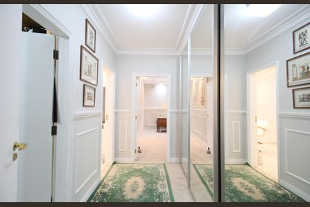 Casa à venda com 830m², 4 quartos e 4 vagasCloset Suíte Master