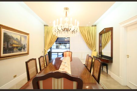 Casa à venda com 830m², 4 quartos e 4 vagasSala de Jantar