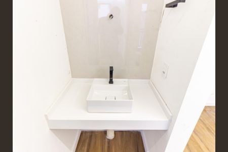 Apartamento à venda com 37m², 2 quartos e sem vaga Apartamento à venda com 37m², 2 quartos e sem vagaBanheiro Socia