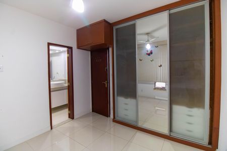 Apartamento à venda com 150m², 3 quartos e 1 vaga Apartamento à venda com 150m², 3 quartos e 1 vagaSuíte