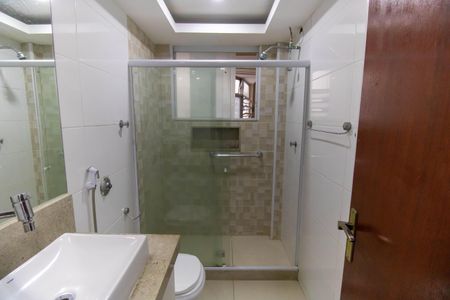 Apartamento à venda com 150m², 3 quartos e 1 vaga Apartamento à venda com 150m², 3 quartos e 1 vagaBanheiro Social