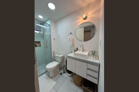 Apartamento à venda com 54m², 2 quartos e 1 vaga Apartamento à venda com 54m², 2 quartos e 1 vagaBanheiro