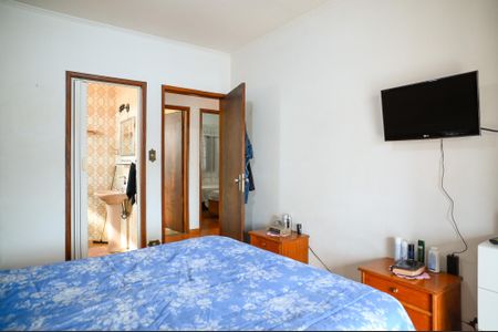 Casa à venda com 211m², 4 quartos e 2 vagas Casa à venda com 211m², 4 quartos e 2 vagasQuarto 2 - Suite