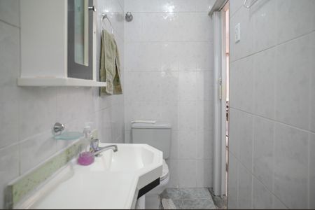 Casa à venda com 211m², 4 quartos e 2 vagas Casa à venda com 211m², 4 quartos e 2 vagasBanheiro de Serviço