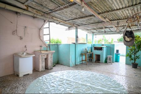 Casa à venda com 211m², 4 quartos e 2 vagas Casa à venda com 211m², 4 quartos e 2 vagasÁrea de Serviço 1