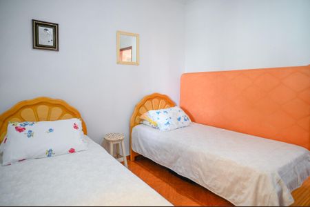 Casa à venda com 211m², 4 quartos e 2 vagas Casa à venda com 211m², 4 quartos e 2 vagasQuarto 3