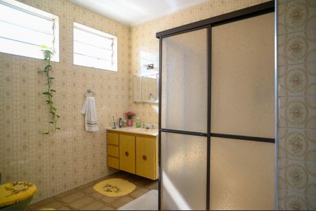 Casa à venda com 211m², 4 quartos e 2 vagas Casa à venda com 211m², 4 quartos e 2 vagasBanheiro Social