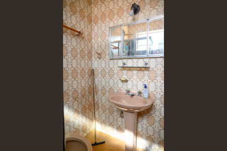 Casa à venda com 211m², 4 quartos e 2 vagas Casa à venda com 211m², 4 quartos e 2 vagasBanheiro Quarto 2 - Suite