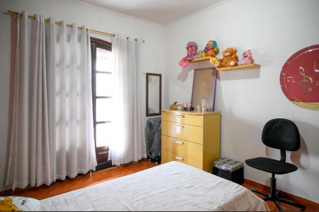 Casa à venda com 211m², 4 quartos e 2 vagas Casa à venda com 211m², 4 quartos e 2 vagasQuarto 1