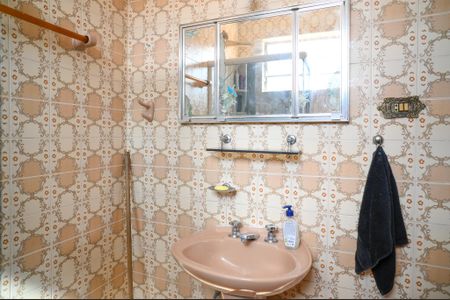 Casa à venda com 211m², 4 quartos e 2 vagas Casa à venda com 211m², 4 quartos e 2 vagasBanheiro Quarto 2 - Suite