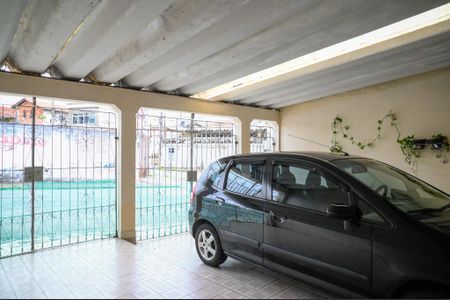 Casa à venda com 211m², 4 quartos e 2 vagas Casa à venda com 211m², 4 quartos e 2 vagasGaragem