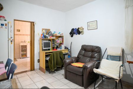 Casa à venda com 211m², 4 quartos e 2 vagas Casa à venda com 211m², 4 quartos e 2 vagasQuarto 4