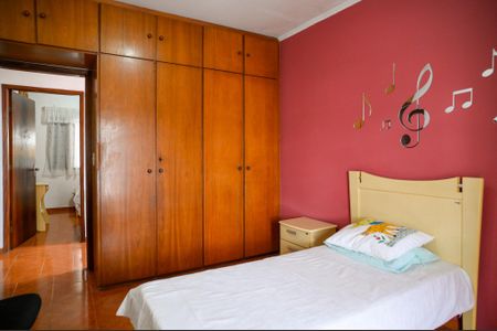 Casa à venda com 211m², 4 quartos e 2 vagas Casa à venda com 211m², 4 quartos e 2 vagasQuarto 1