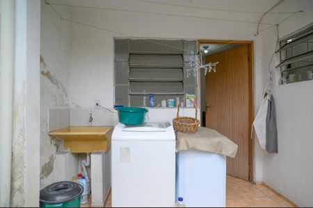 Casa à venda com 211m², 4 quartos e 2 vagas Casa à venda com 211m², 4 quartos e 2 vagasÁrea de Serviço 2